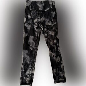 Girls Medium Old Navy Black and Gray Patterned Leggings